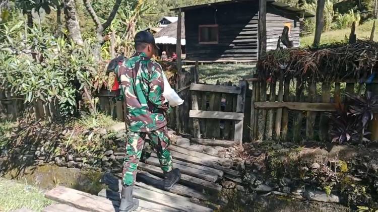 Koramil 1714-02/Ilu Gelar Baksos Bersama Masyarakat Kampung Yelekpelek