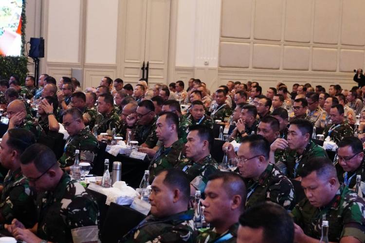 Panglima  TNI dan Kapolri Dampingi Presiden RI Hadiri Rapim TNI-Polri 2025