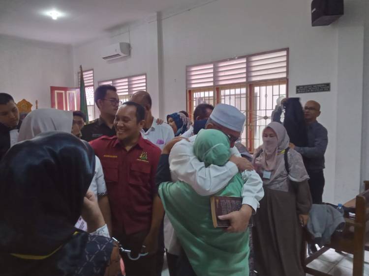 Mantan Wakil Direktur Pascasarjana UINSU Menangis Usai Divonis 22 Bulan