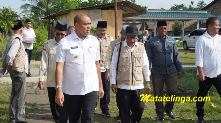 Pj. Bupati Faisal Hasrimy Serahkan Rumah Baru untuk Korban Kebakaran