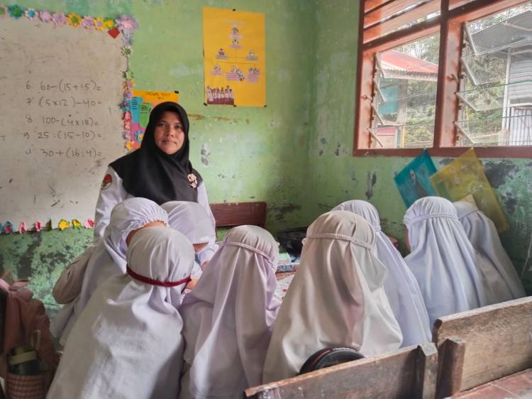 Kisah Inspiratif Guru Madrasah, Hibahkan Tanah Sebagai Syarat Penegerian
