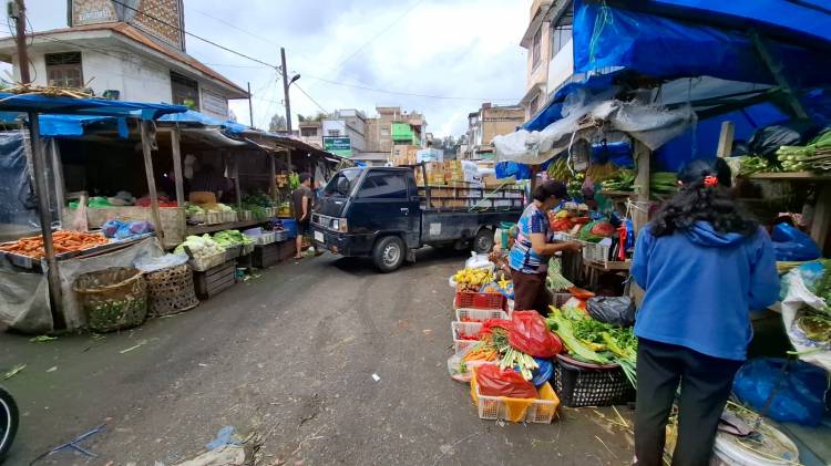 Warga Berastagi Desak Pemkab Karo Merelokasi Pedagang di Jalan Perniagaan ke Los Jahe-Jahe