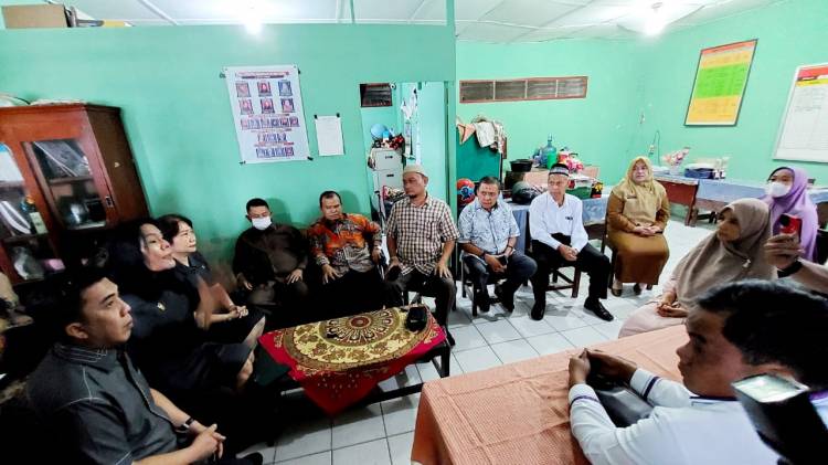 Terkait Guru Suruh Siswa Duduk di Lantai, Komisi II DPRD Medan Kunjungi Sekolah Abdi Sukma