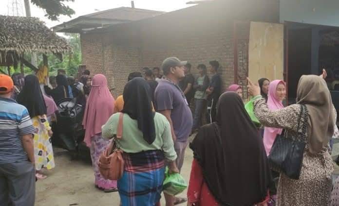 Omak-omak Sampaikan Aspirasi,  Kapolres Labuhanbatu Pastikan Lapo Tuak Di Kelurahan Siringo-ringo Ditutup