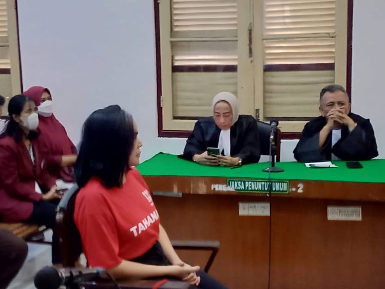 Sidang Perkara Penistaan Agama, Eksepsi Selebgram Ratu Entok Ditolak Hakim