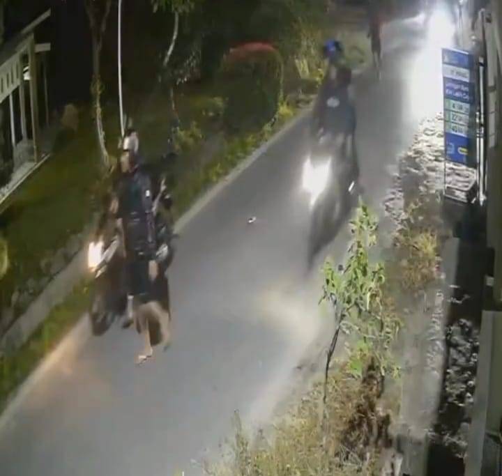 Brutal...!! Geng Motor Bersajam Bentrok di Beringin, Rumah Warga Dilempar Batu