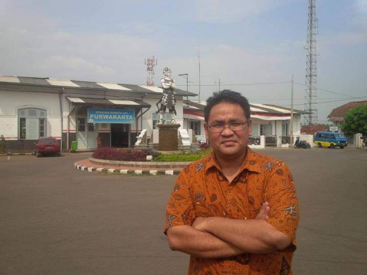 Teguh Santosa: Pernyataan Menlu Sugiono Mata Air di Tengah Gurun Gersang