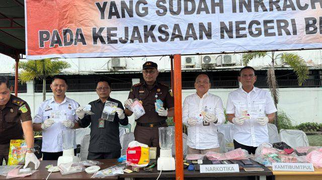 Kejari Cabang  Belawan Musnahkan BB Narkoba