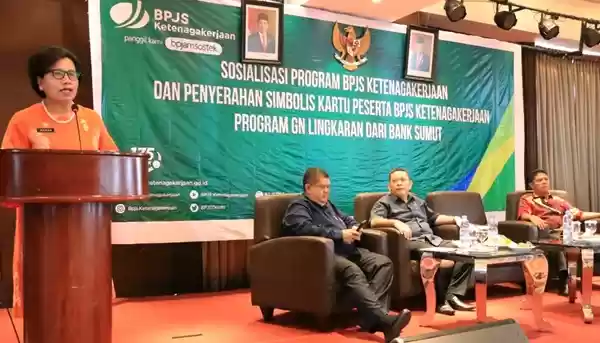 10 Ribu Tenaga Kerja Rentan Kota Medan Terima Kartu Peserta BPJS Ketenagakerjaan