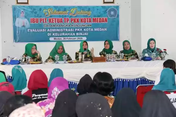 Tim Evaluasi Tertib Administrasi PKK Kota Medan Kunjungi Kelurahan Binjai