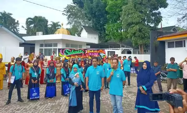 Pasangan Suhari - Irwan Serahkan Berkas Pendaftaran ke KPU Labuhanbatu