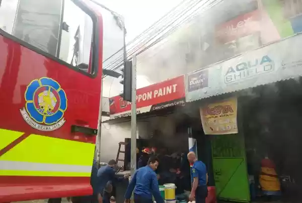 Dua Unit Ruko di Jalan Sekip Terbakar, 3 Warga Terluka