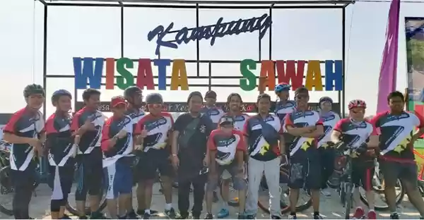 Komunitas Jurnalis Bersepeda Sehat Sambangi Wisata Sawah
