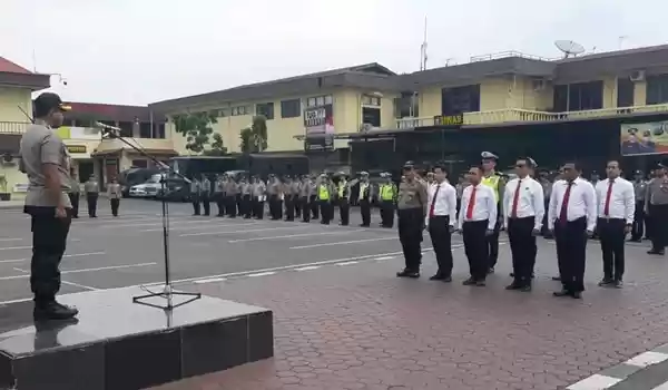 Kapolsek Medan Baru Bersama Personil Unit Reskrim Peroleh Penghargaan
