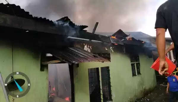 Dua Rumah Semi Permanen di Jalan Pelajar Ludes Dilalap Si Jago Merah
