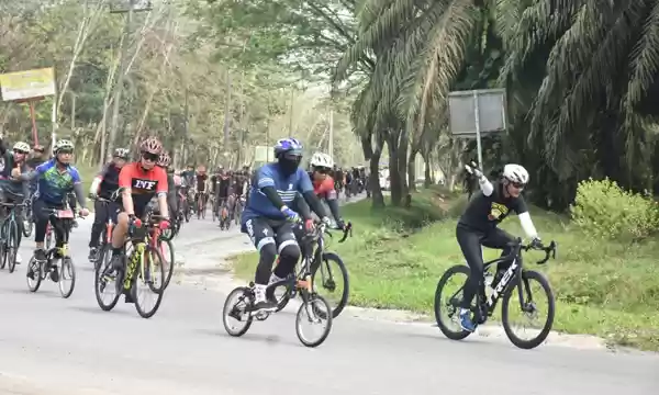 Pangdam I/BB Beserta PJU Melatih Stamina Gowes 100 km