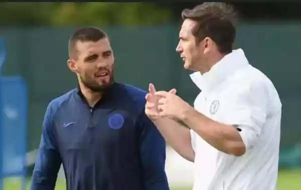 Ini Perbedaan Gaya Melatih Lampard dan Sarri di Chelsea