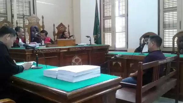 Perantara Suap Bupati Labuhanbatu Dituntut 7 Tahun Penjara