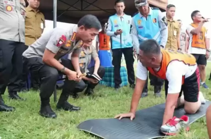 Idham Aziz Hadiahkan Sekolah Pada 11 Polisi Difabel