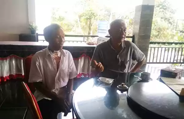 Sampaikan Ucapan Terima Kasih, Warga Balige Ini Datangi Rumah Dinas Bupati