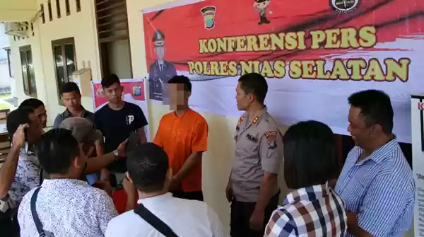 Duh!! Karena Cemburu,  Pria di Nisel Tusuk Kemaluan Istri dengan Kayu