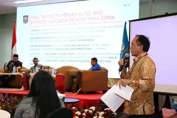 Staf Khusus Mendagri Ajak KNPI Manfaatkan Bonus Demografi