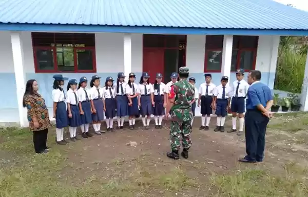 Koramil Sibolangit Beri Wawasan Kebangsaan  kepada Pelajar SMP Karya Bersama
