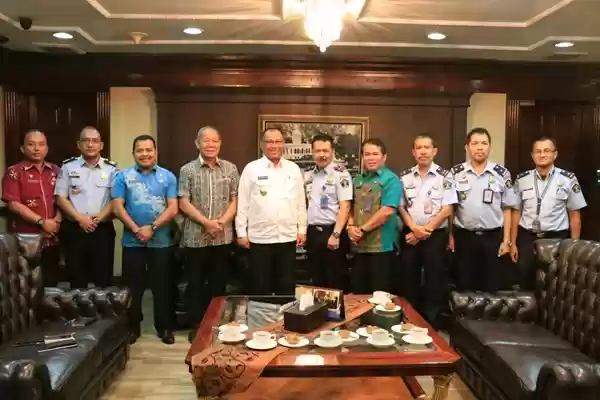 Akhyar Terima Kepala Kantor Imigrasi Kelas I Khusus TPI Medan & Polonia