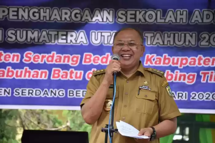 Penyerahan Penghargaan Sekolah Adiwiyata Provinsi Sumatera Utara Tahun 2019