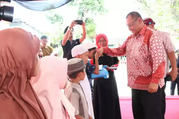 Akhyar Beri Sambutan Dengan Bahasa Jawa Di Milad Raja FM & Satkom Raja