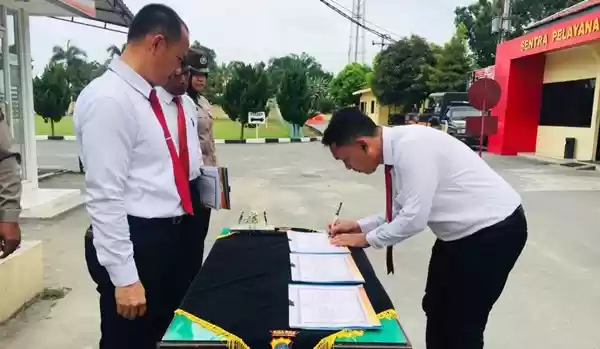 Personil Satres Narkoba Polres Sergai Komit Wujudkan WBK dan WBBM