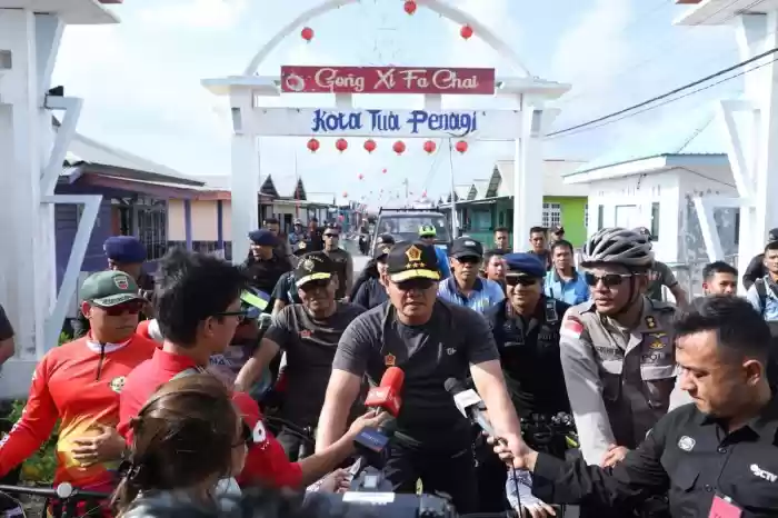 Pangkogabwilhan I Gowes Bersama Ratusan Anggota TNI dan Polri di Natuna
