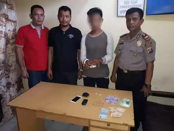 Rumah Kontrakan Tempat Transaksi Narkoba, Polisi Datang