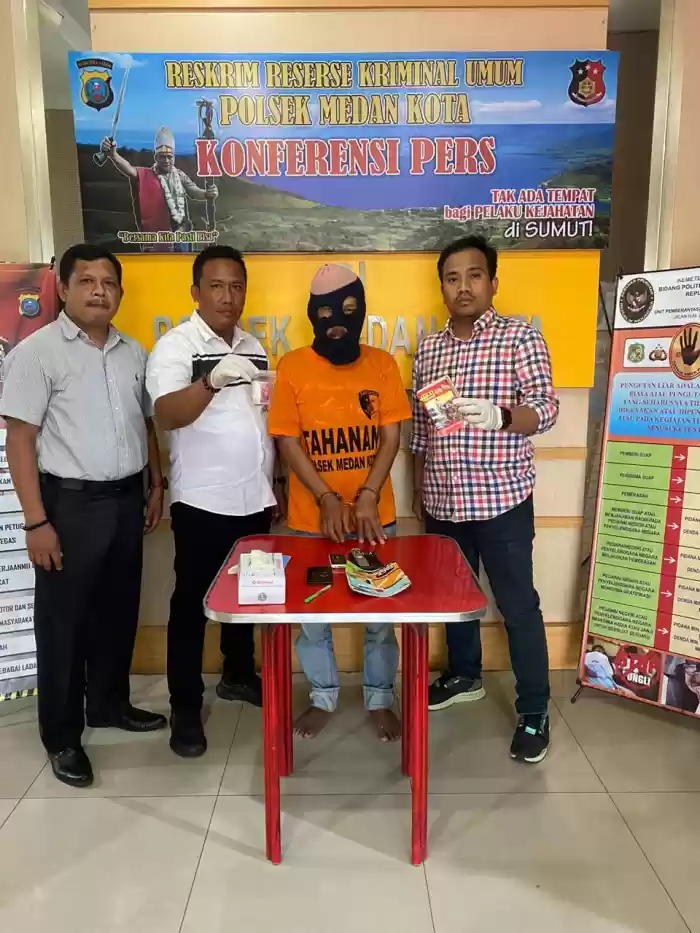 Jadi Bandar Togel, Meringkuk di terali Besi