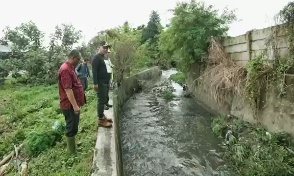 Akhyar Tinjau Aliran Sungai Bederah di Samping Gerbang Tol Helvetia