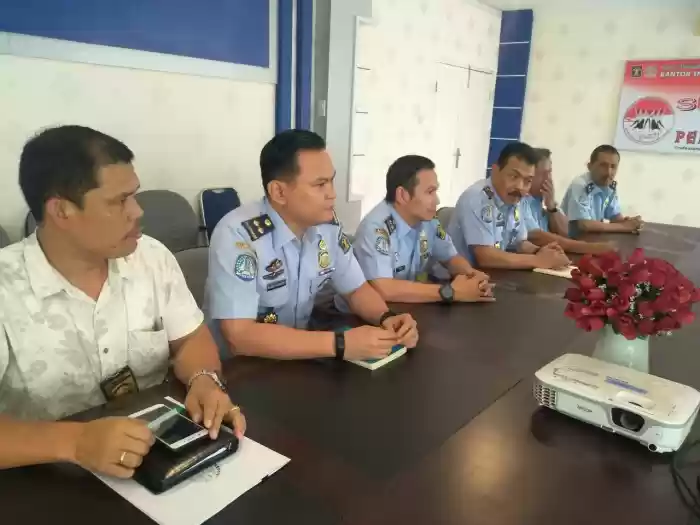 Warga China Habis Massa Tinggalnya, diberi Perpanjangan Visa Darurat