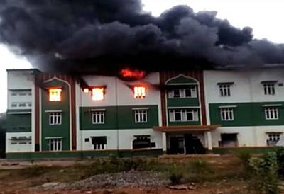 Gedung Asrama Putra Pesantren Musthafawiyah Purba Baru Terbakar