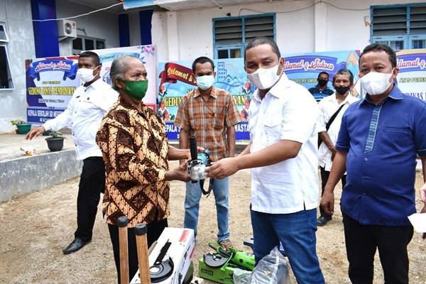 7 Pelaku IKM Dan 1 Kelompok Pandai Besi Dapat Bantuan Dari Bupati Tapanuli Tengah