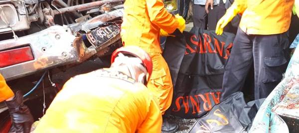 Kecelakaan Beruntun di Simpang Selayang, IRT Tewas Tergencet