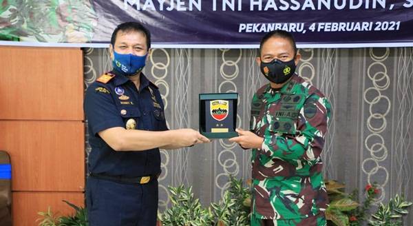 Sinergi Majukan Negeri, Pangdam I/BB Silaturahmi Ke Kanwil BC Riau