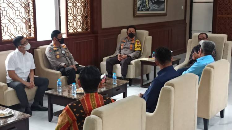 Jalin Komunikasi dan Sinergi, Kapolda Jatim Silaturahmi Dengan Pimpinan Redaksi Media Cetak