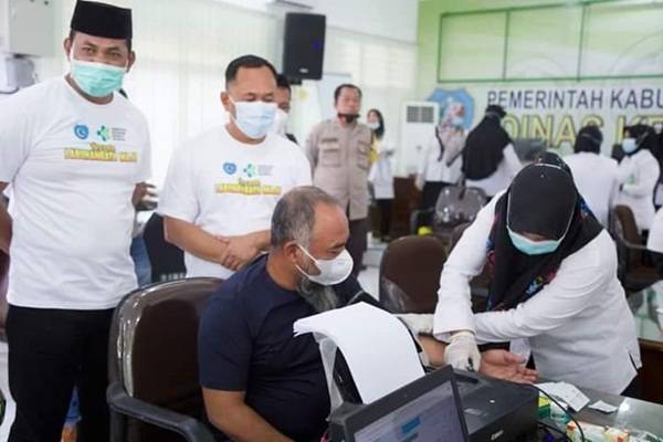 Forkopimda Labuhanbatu Diberikan Suntikan Vaksin Covid-19 Dosis ke-2