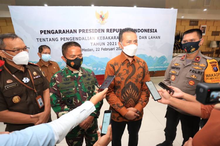 Pangdam I/BB Bersama FKPD Sumut Terima Pengarahan Pencegahan Karhutla dari Presiden Jokowi