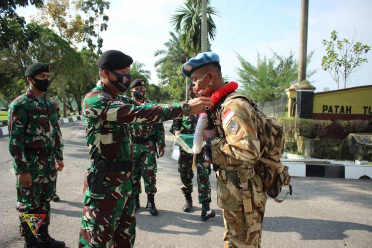 Warga Yonkav 6/NK Sambut Kedatangan Personel Kembali Penugasan Luar Negeri