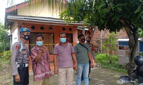 Lagi Indehoi dengan Sang Kekasih, Janda 3 Anak Ini Dibacok Di Kamar Rumahnya