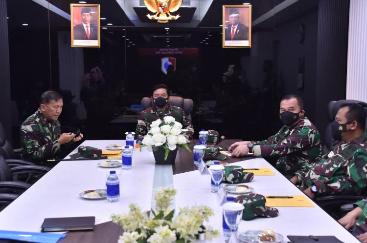 Panglima TNI Kunjungi Satsiber di Mabes TNI