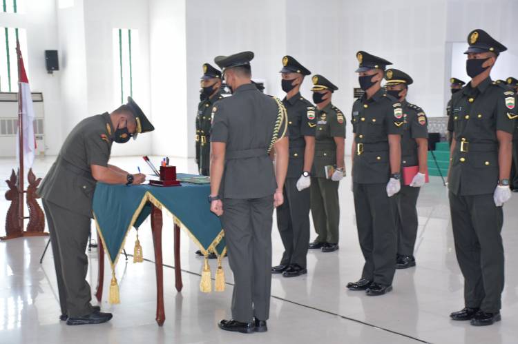 Pangdam I/BB Pimpin  Upacara Penutupan Pendidikan Pertama Bintara TNI AD TA 2020