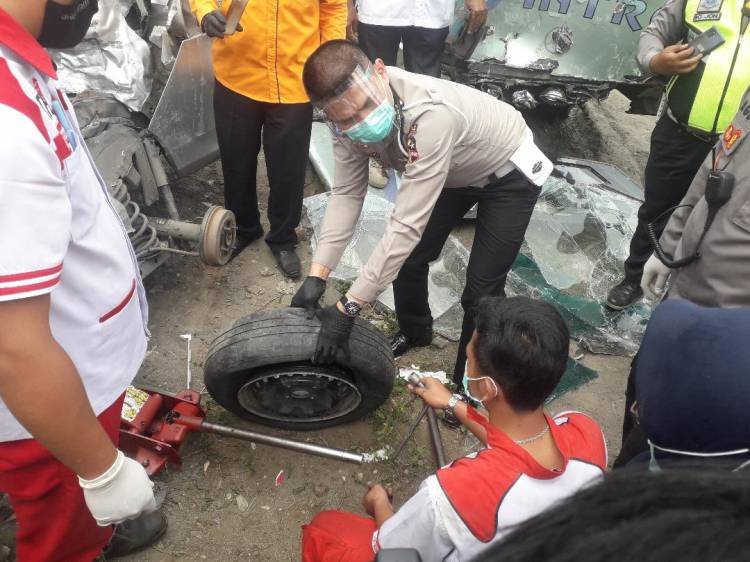 Terkait Laka Lantas Tewaskan 9 Orang, Korlantas Mabes Polri Lakukan Olah TKP