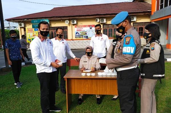 Antisipasi Narkoba, Polres Labuhanbatu  Check Urine Personil
