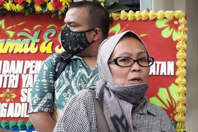 Dipecat Suami Siri Diganti Putri Kandungnya